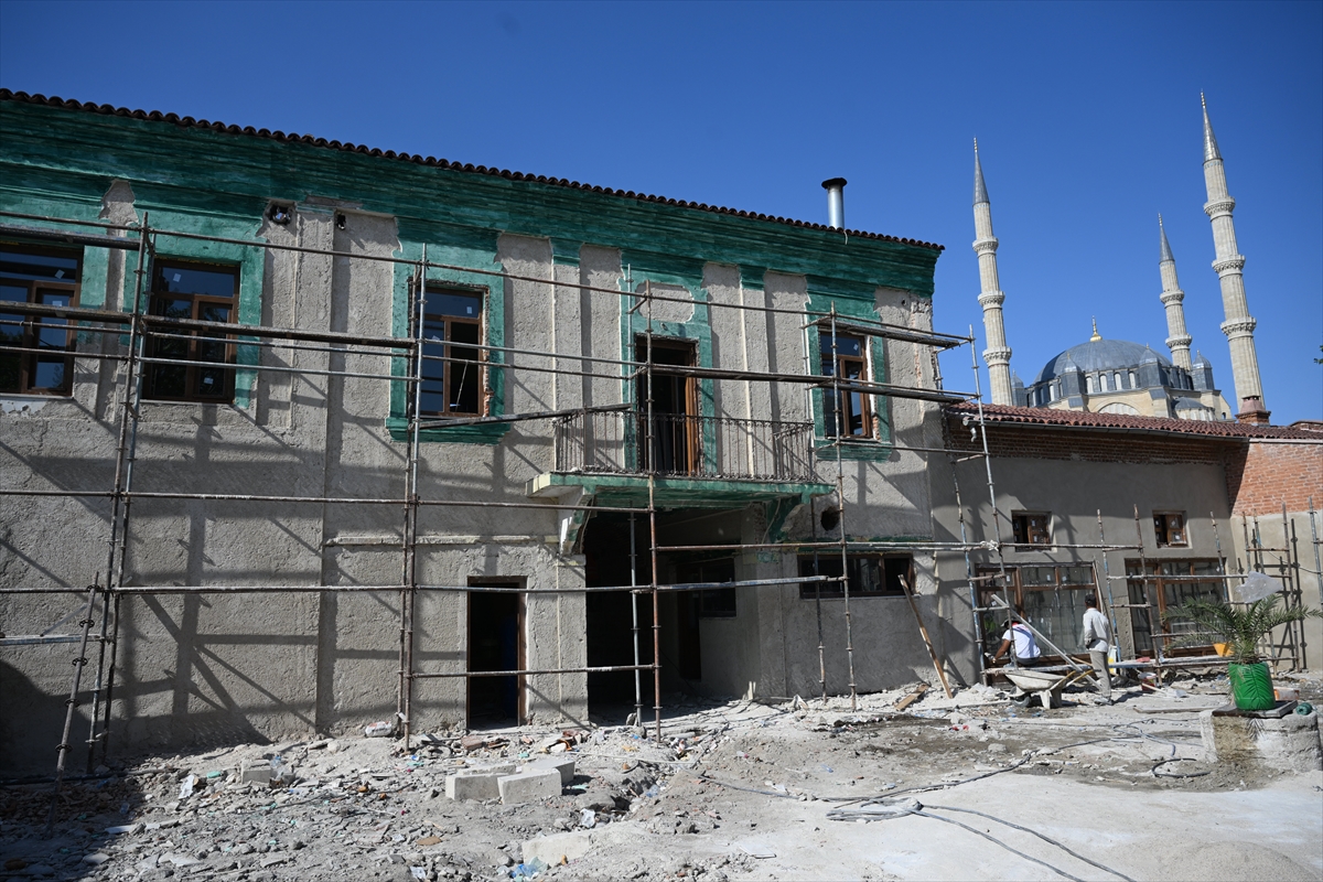Edirne'deki Havlucular Hanı ve Mezit Bey Hamamı'nda restorasyon çalışmaları sürüyor