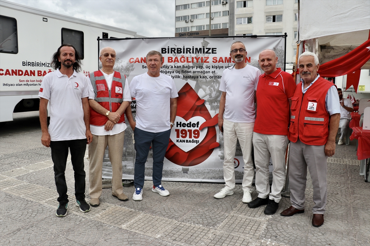 Tanju Çolak, Kızılay’ın Samsun'da kan bağışına destek verdi