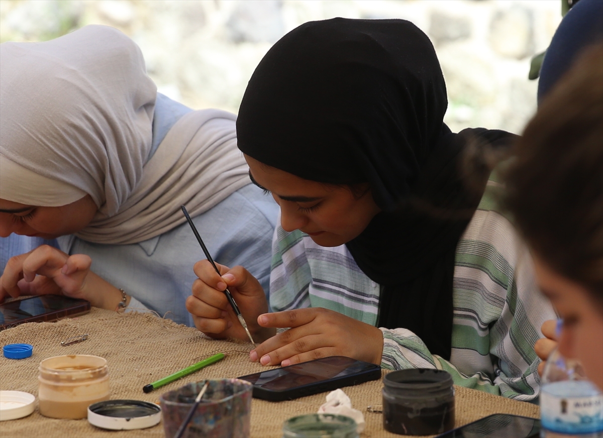 Erzurum'da Kültür Yolu Festivali'nin sanat atölyeleri Filistinli öğrencileri ağırladı