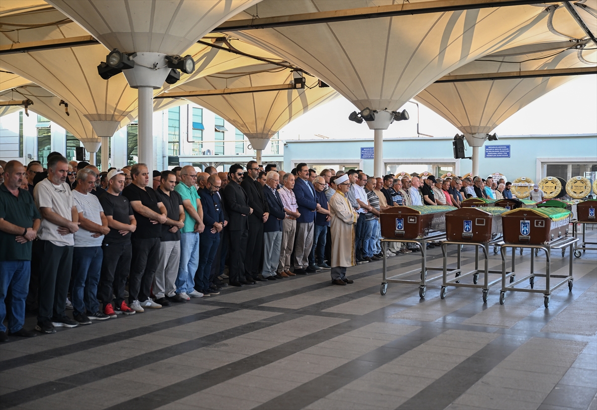 İranlı Sanatçı Yakup Cem, son yolculuğuna uğurlandı