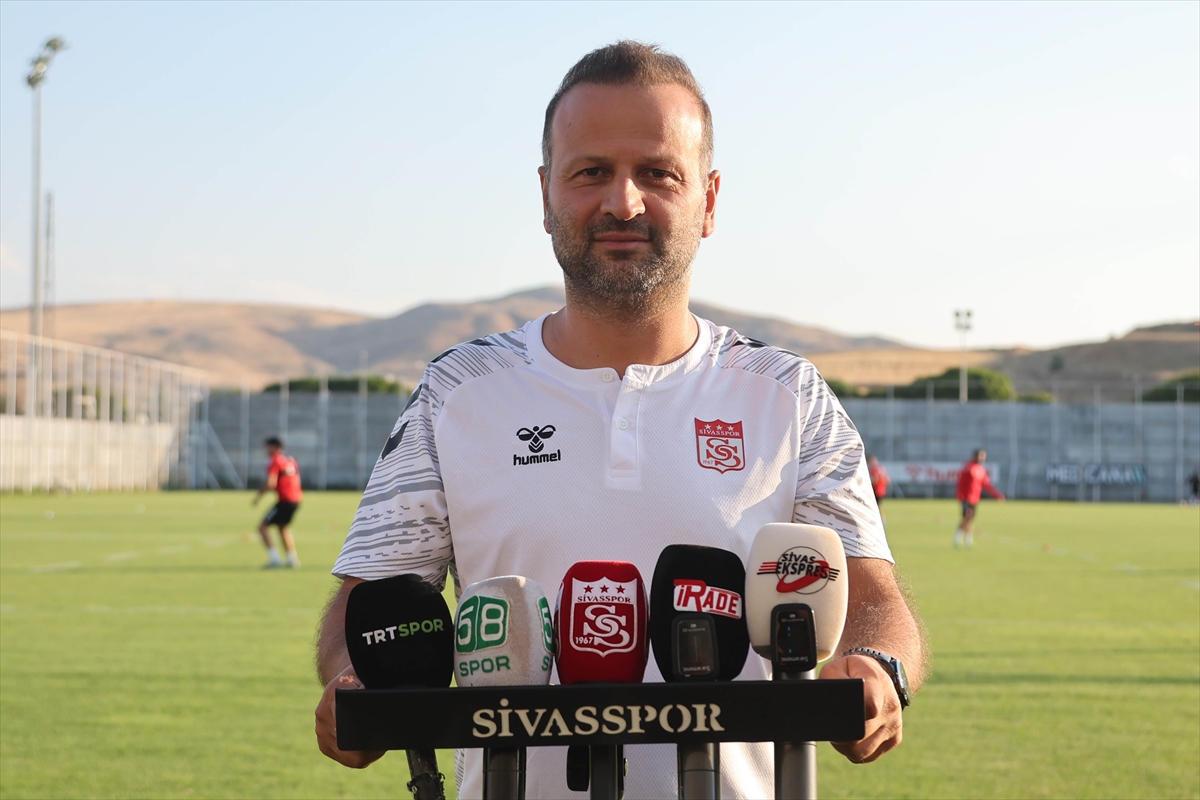 Sivasspor Teknik Direktörü Osman Zeki Korkmaz, sezonun ilk maçlarını değerlendirdi