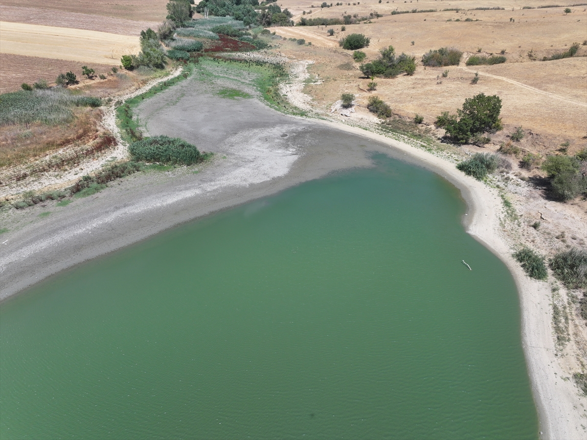 Edirne'deki Korucuköy Göleti'nin su seviyesi kuraklık nedeniyle azaldı
