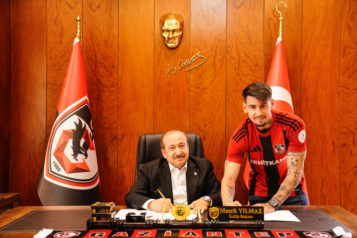 Gaziantep FK, İspanyol futbolcu Luis Perez'i kadrosuna kattı