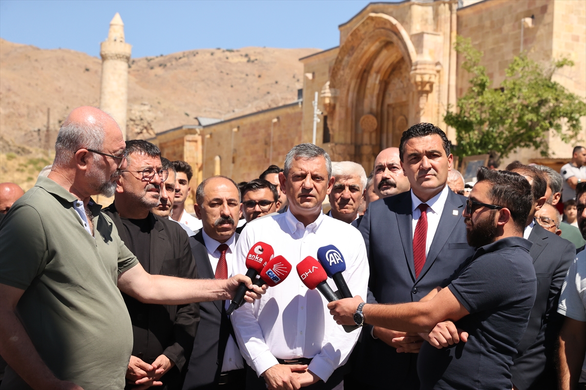 TBMM'yi olağanüstü toplantıya çağırıyoruz