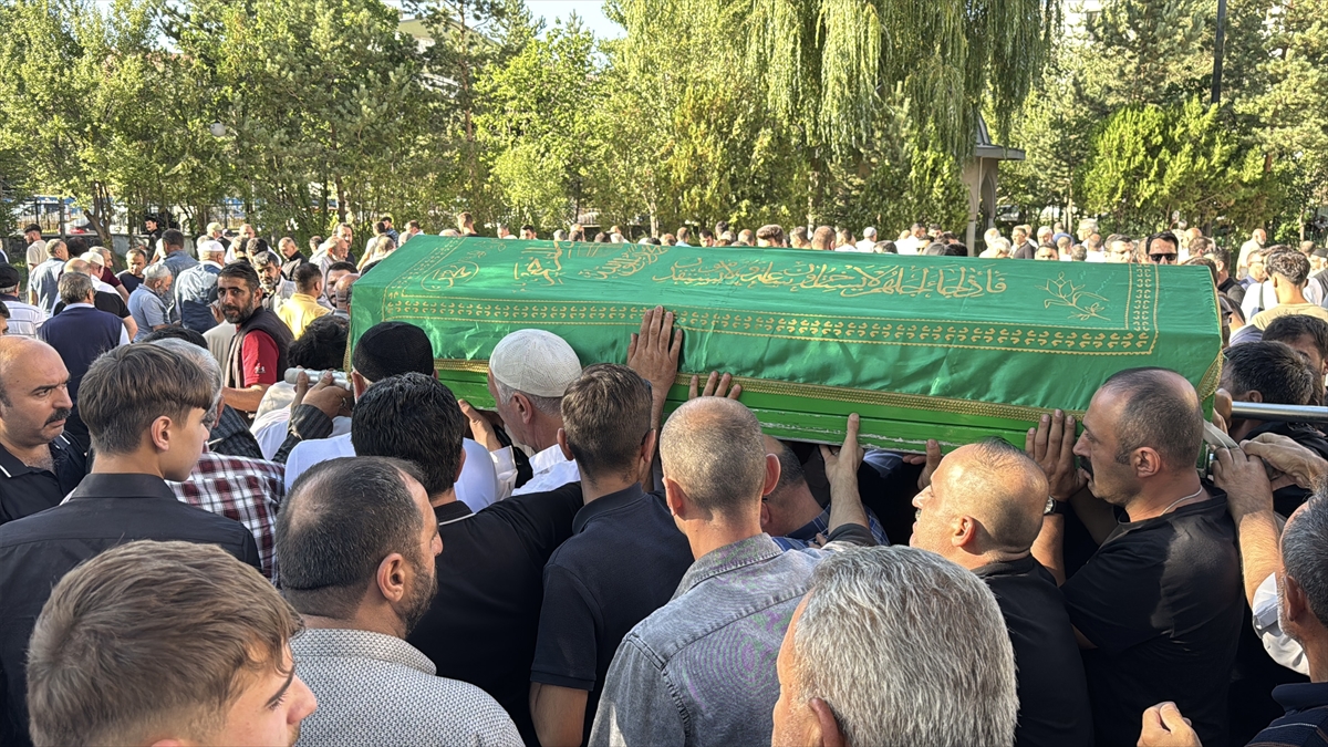 Trabzon'da gelin alma sırasında silahla ateş açılması sonucu ölen kişi Erzurum'da defnedildi