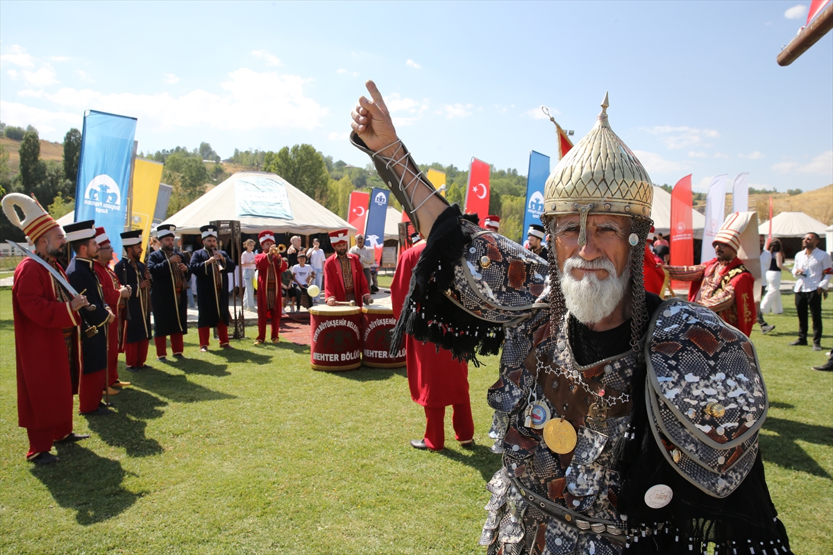 Bitlis'in Ahlat ilçesinde Malazgirt Zaferi'nin 954. yıl dönümü etkinlikleri başladı