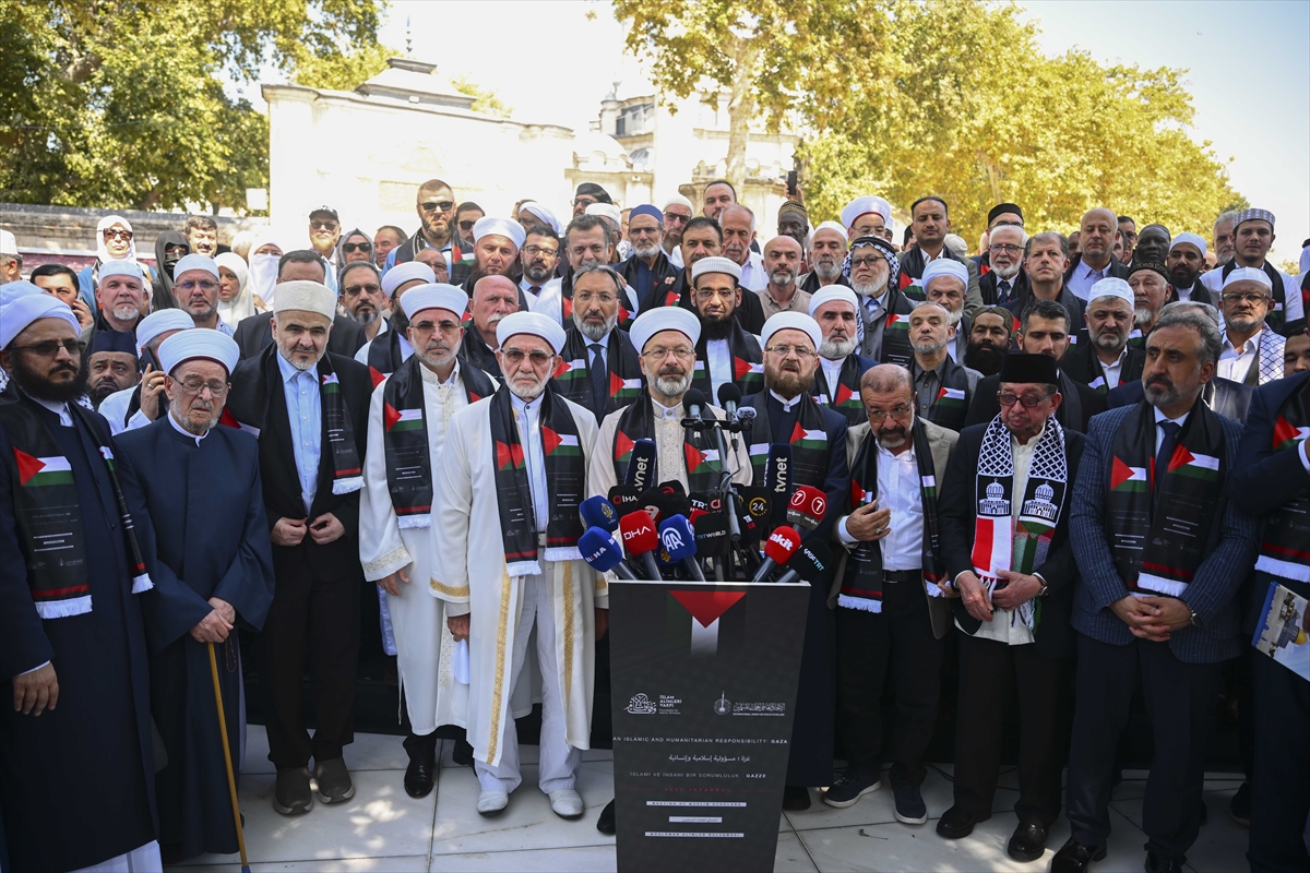 "İslami ve İnsani Bir Sorumluluk: Gazze" konferansı İstanbul'da başladı