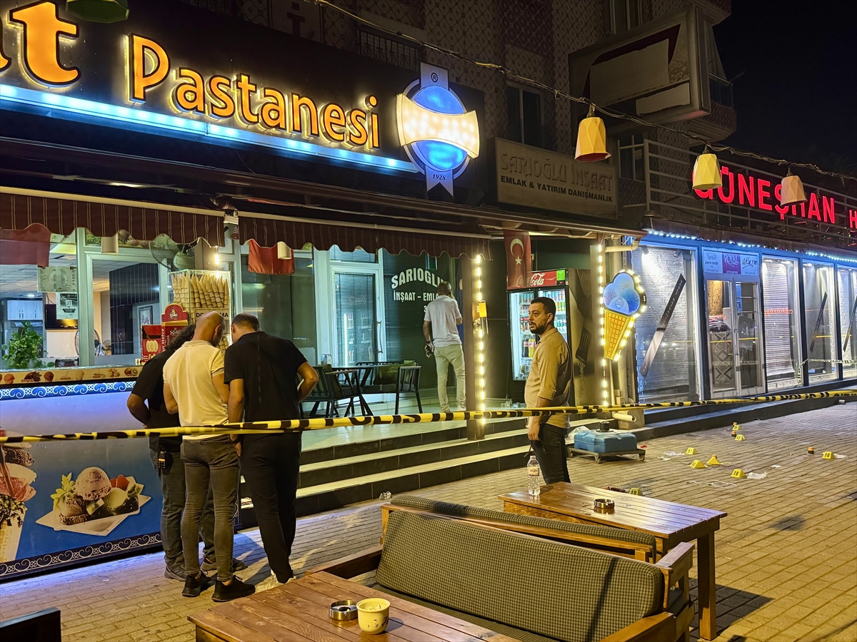 Antalya'da pastanede çıkan silahlı kavgada 2 kişiyi öldüren oda başkanı intihar etti