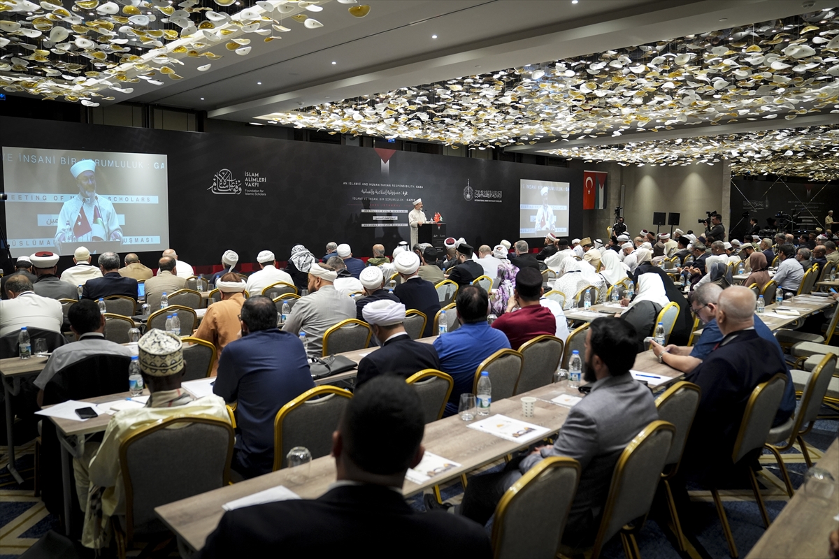 "İslami ve İnsani Bir Sorumluluk: Gazze" konferansı İstanbul'da devam ediyor