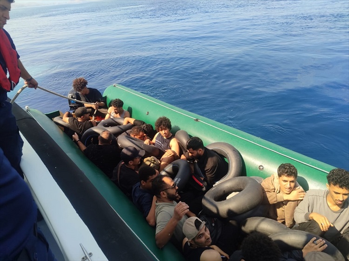 Çanakkale'de 74 düzensiz göçmen yakalandı