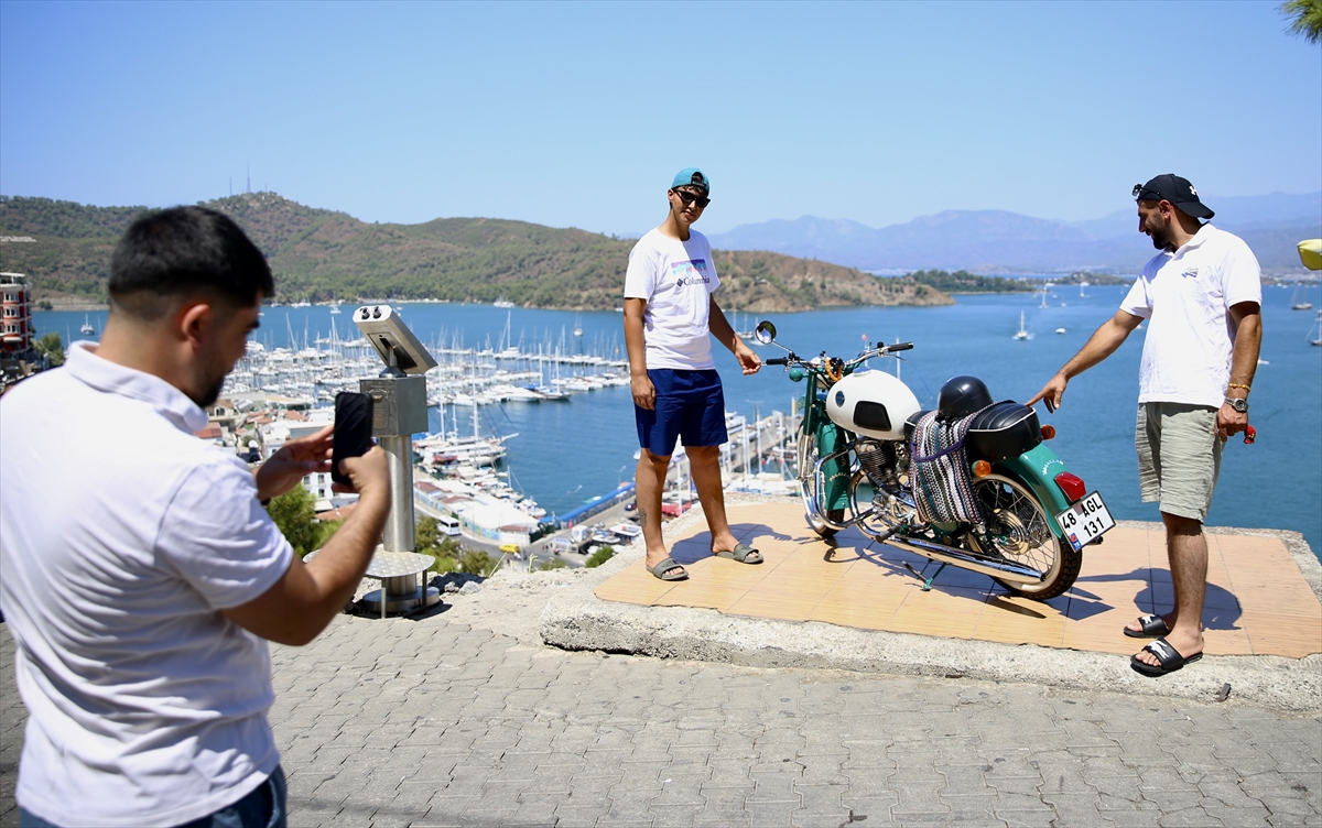 Amcasından yadigar 1973 model motosikleti yenileyip çocukluk hayalini gerçekleştirdi