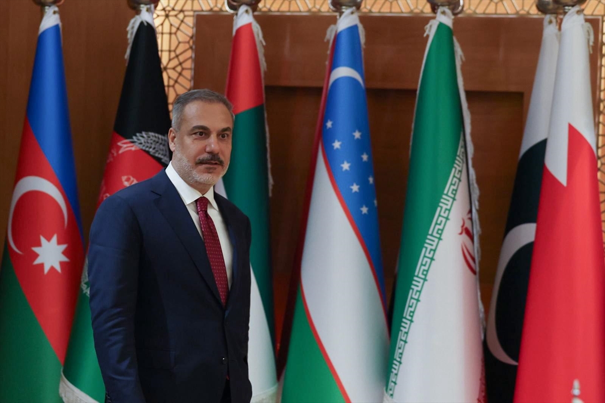 Dışişleri Bakanı Fidan, İİT toplantısını basına değerlendirdi