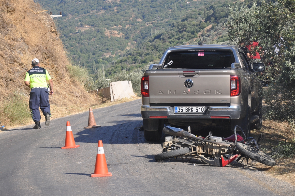 İzmir'de pikapla motosikletin çarpıştığı kazada 1 kişi öldü, 1 kişi yaralandı