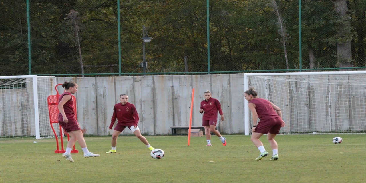 Galatasaray Kadın Futbol Takımı, yeni sezona Bolu kampında hazırlanıyor.