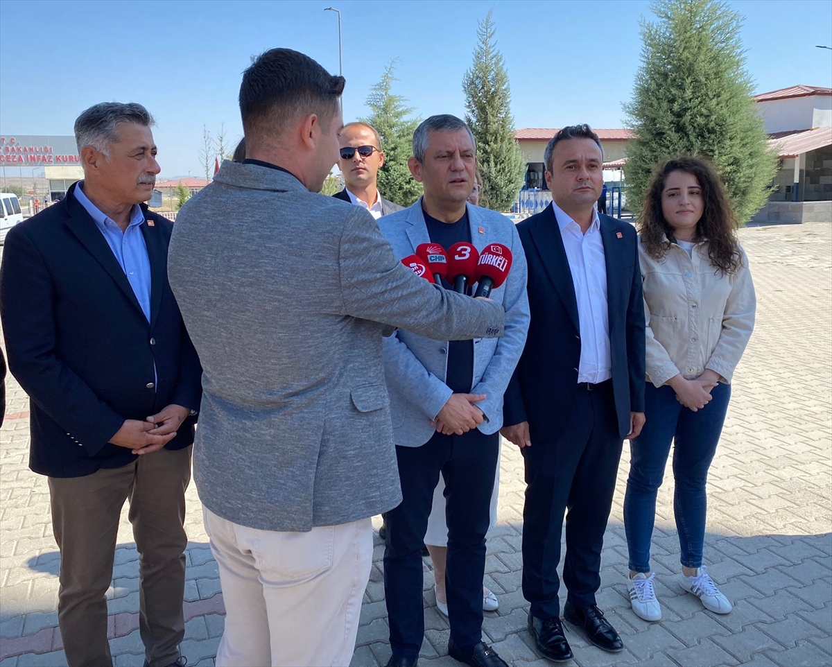 CHP Genel Başkanı Özgür Özel'den Afyonkarahisar'da tutuklu ziyareti