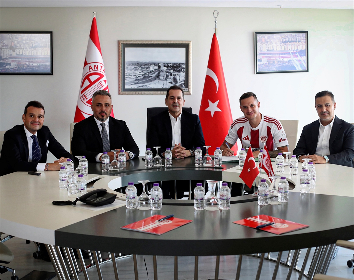 Antalyaspor, Bosna Hersekli futbolcu Dario Saric'i transfer etti