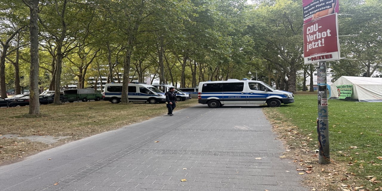 Almanya’nın Köln kentinde İsrail’e silah satan firmalar protesto edildi, mahkeme yasağı kaldırdı