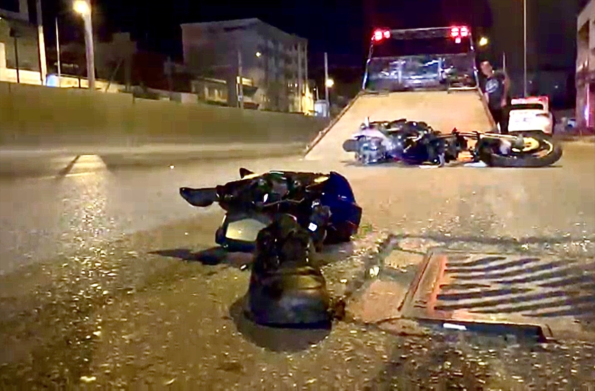 Bursa'da motosikletin devrilmesi sonucu 2 kişi ağır yaralandı