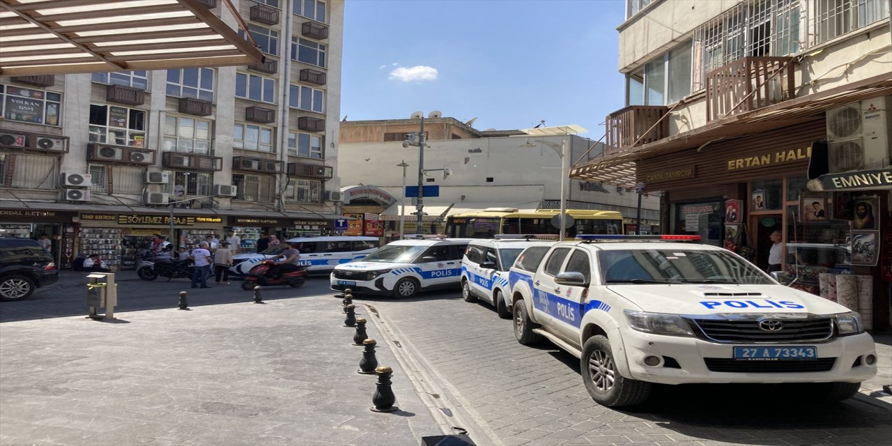 Gaziantep’te cep telefonu satıcılarına kaçakçılık operasyonu