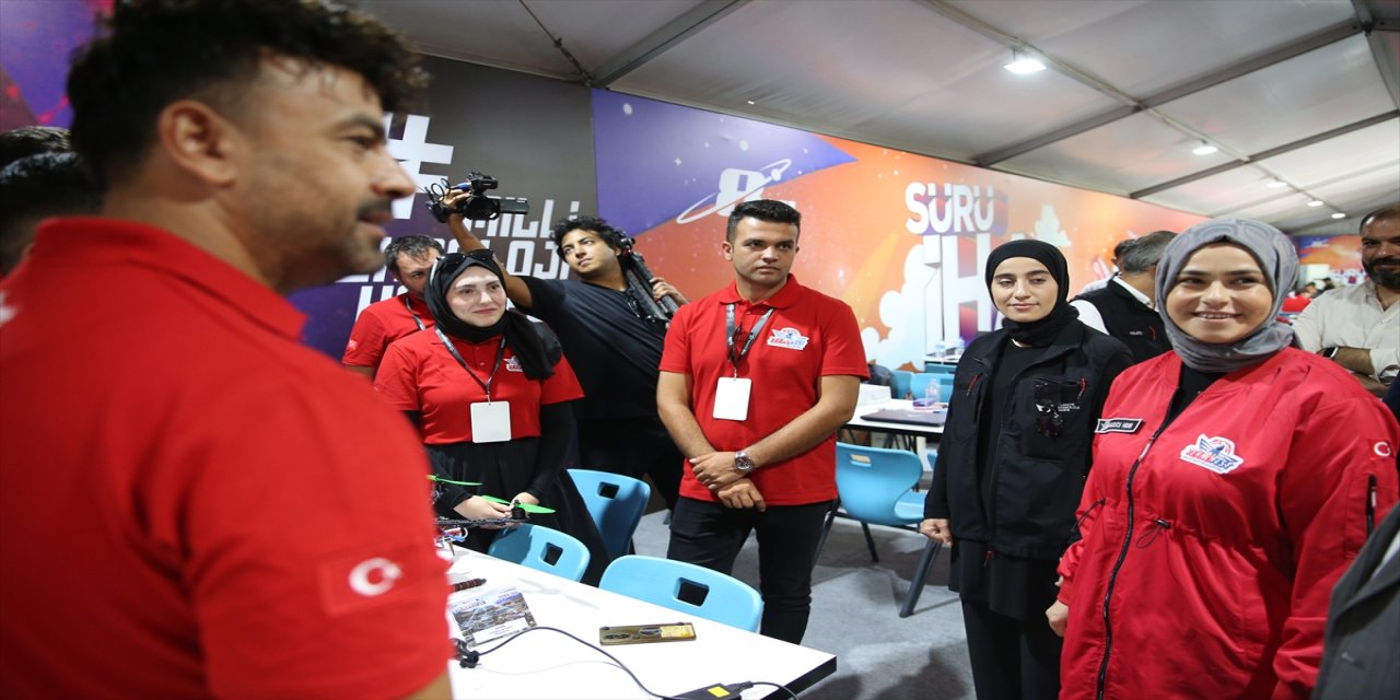 T3 Vakfı Başkanı Hıdır, Sakarya’daki TEKNOFEST Sürü İHA Yarışması’nda öğrencilerin çalışmalarını inceledi