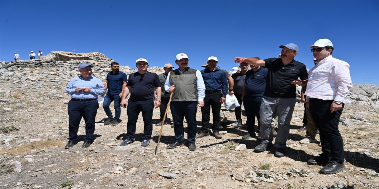 Vali Canalp: “Mereto Dağı’na Herkesin Kolayca Ulaşabileceği Yol 2 Ay İçinde Açılacak”