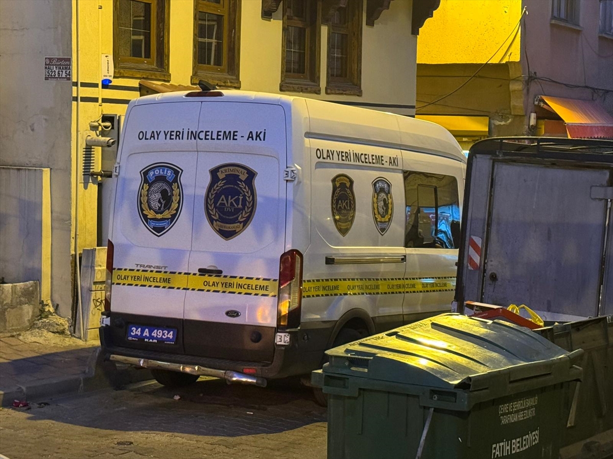 Fatih'te inşaat malzemeleri satılan dükkandaki kuyuda ceset bulundu