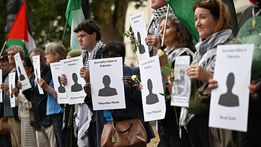 İsrail'in Gazze'de düzenlediği saldırılarda öldürülen Filistinli gazeteciler Londra'da anıldı