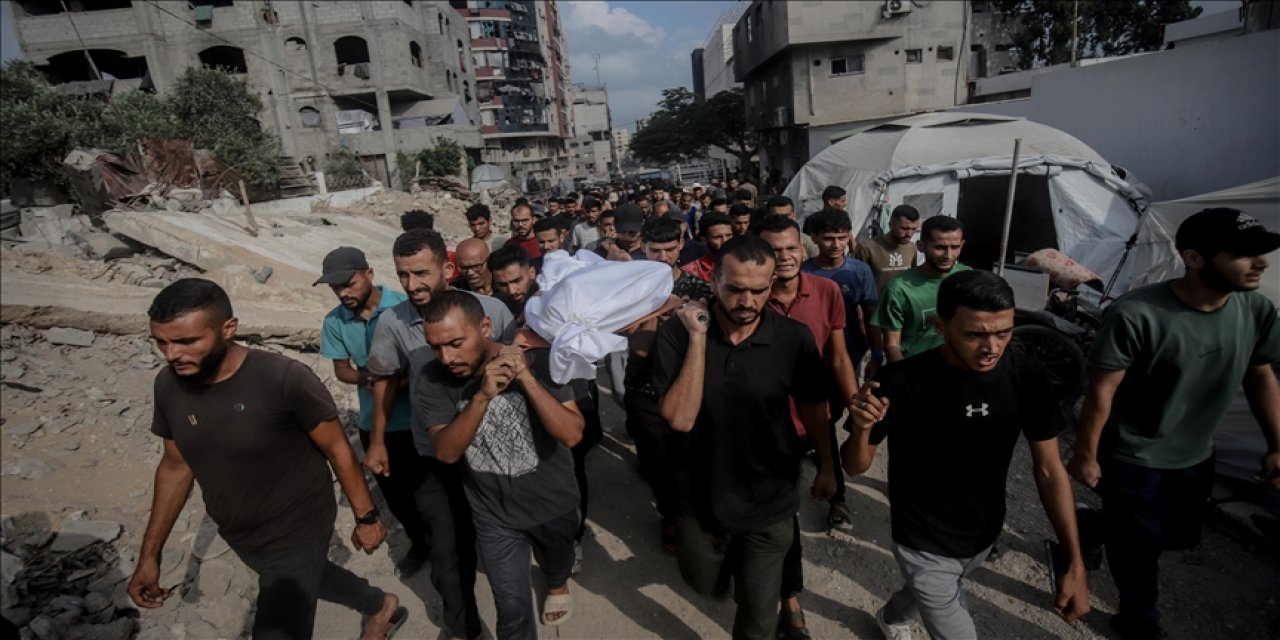 İsrail'in kıtlığı dayattığı Gazze'de son 24 saatte 4 kişi daha açlıktan hayatını kaybetti