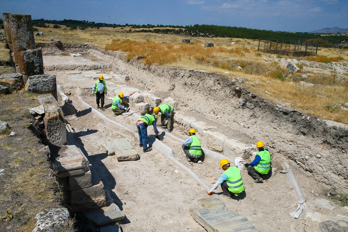 Blaundos Antik Kenti'nde Roma'nın şehirleşme altyapısı ortaya çıkarıldı