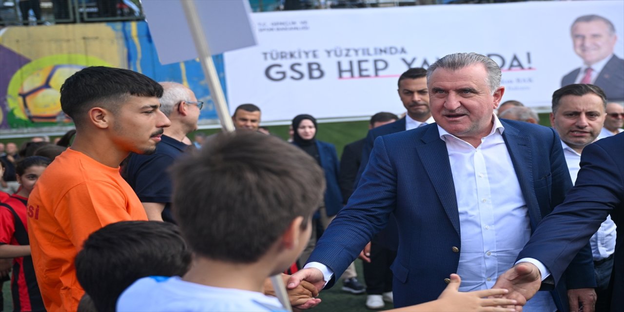 Fatih’te Mimar Sinan Spor Kompleksi’nin Temeli Atıldı.