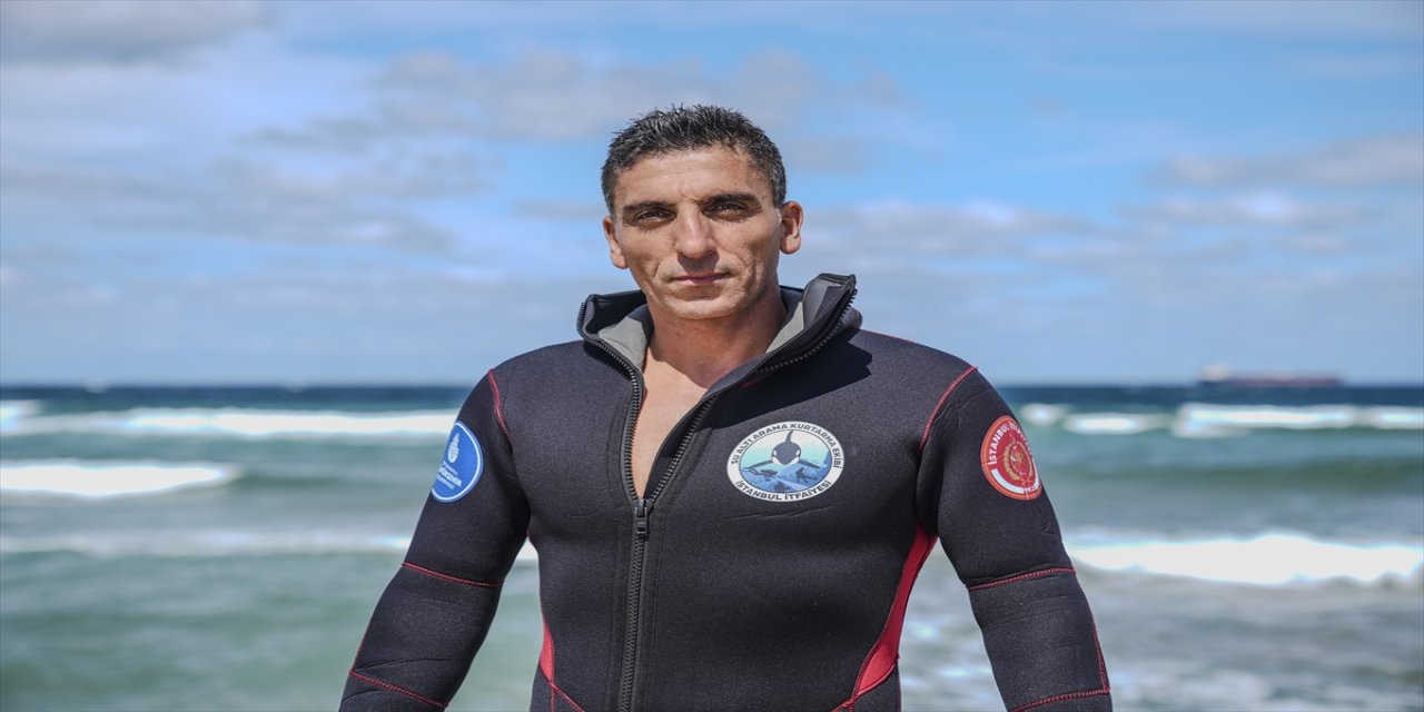 İstanbul İtfaiyesi, Karadeniz’deki tehlikeli rip akıntısına karşı nasıl hareket edilmesi gerektiğini uygulamalı gösterdi