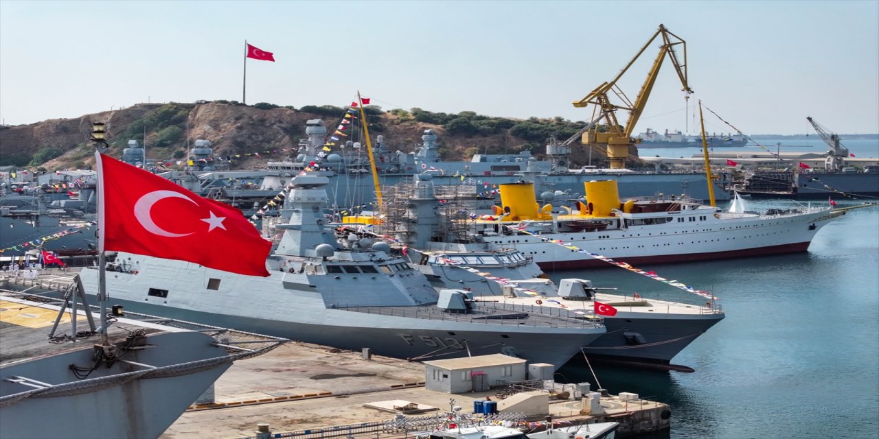 TEKNOFEST Mavi Vatan halk ziyaretine açıldı: Denizcilik ve savunma teknolojileri sergileniyor