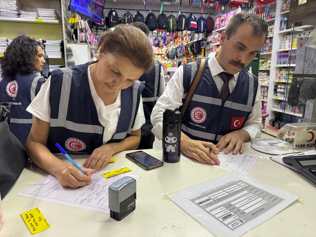 Ticaret Bakanlığı ekipleri İstanbul'da kırtasiye ve okul ürünleri denetimine devam ediyor