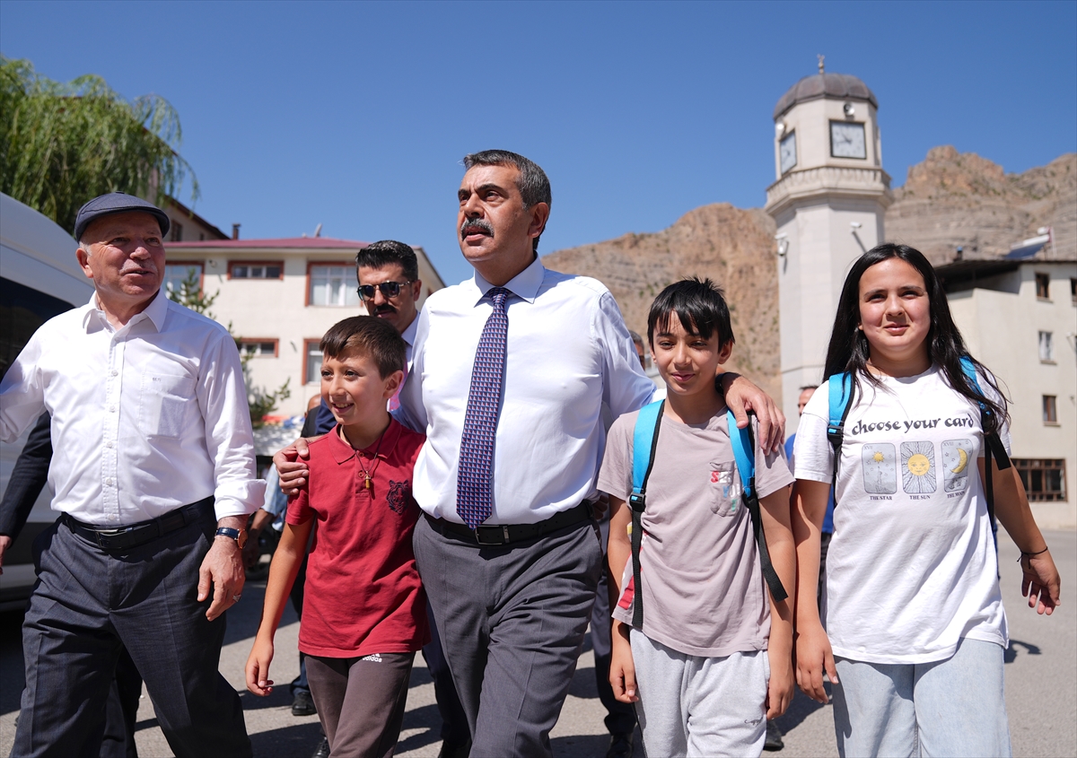 Milli Eğitim Bakanı Yusuf Tekin, memleketi Erzurum'da konuştu: