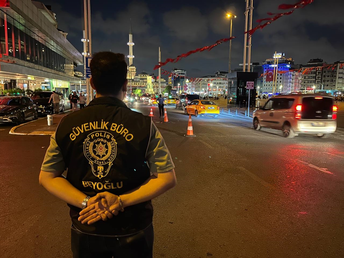 İstanbul polisinden kent genelinde "huzur" uygulaması