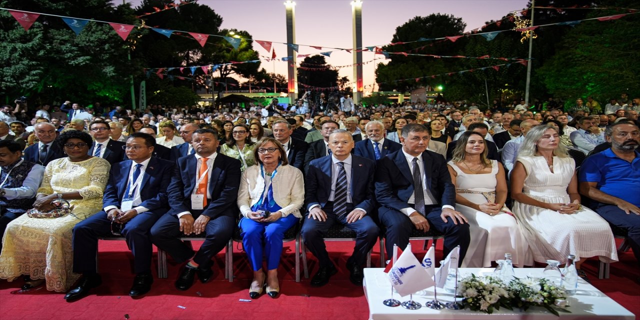 İzmir Enternasyonal Fuarı açıldı Bosna Hersek onur konuğu olarak katılıyor ticaret kültür sanat ve gastronomi buluşuyor