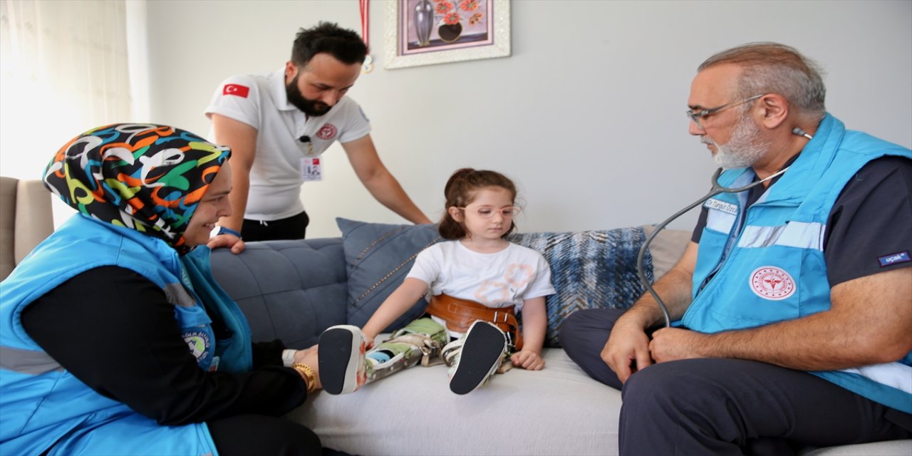 Kocaeli'de evde sağlık ekipleri, yaşlı ve engelli hastaların kapısına giderek yılda 15 bin kişiye hizmet sunuyor