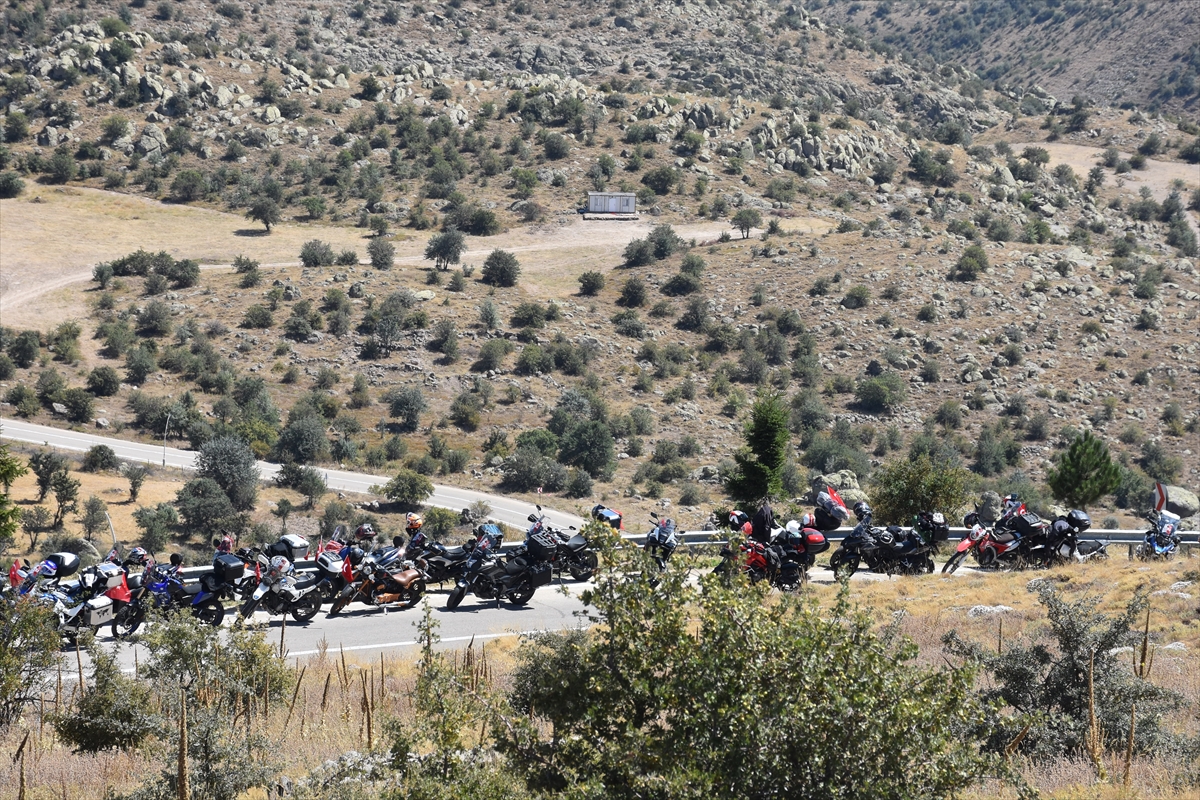 Afyonkarahisar'da bin motosiklet gönüllüsü "Süvarinin izinden" etkinliği için buluştu