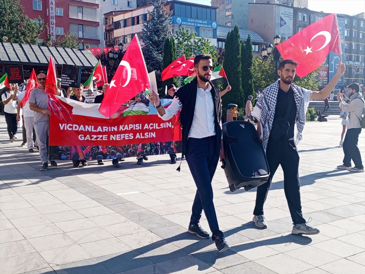 Erzurum'da sağlık çalışanları Gazze için 94. haftada da yürüdü