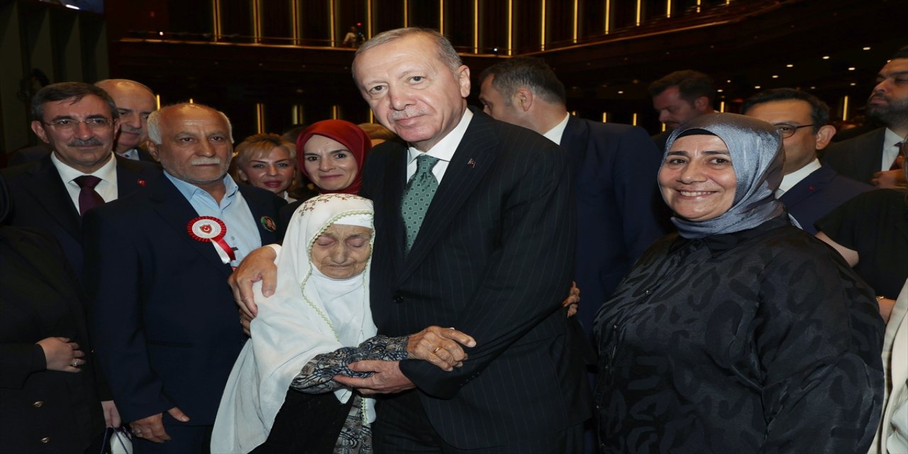 Cumhurbaşkanı Erdoğan: “Ecdattan aldığımız mirası zenginleştirip gelecek nesillere güçlü Türkiye bırakacağız”