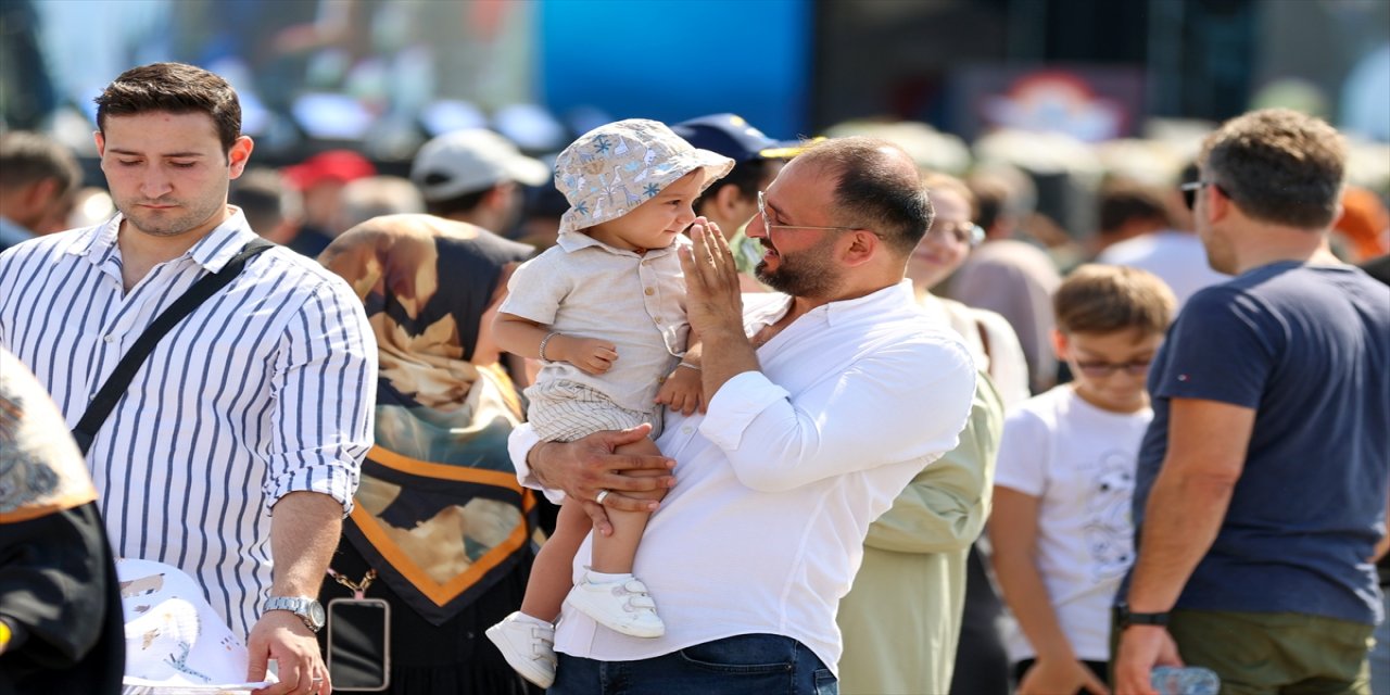 TEKNOFEST Mavi Vatan’ın son gününde çocuklardan renkli görüntüler