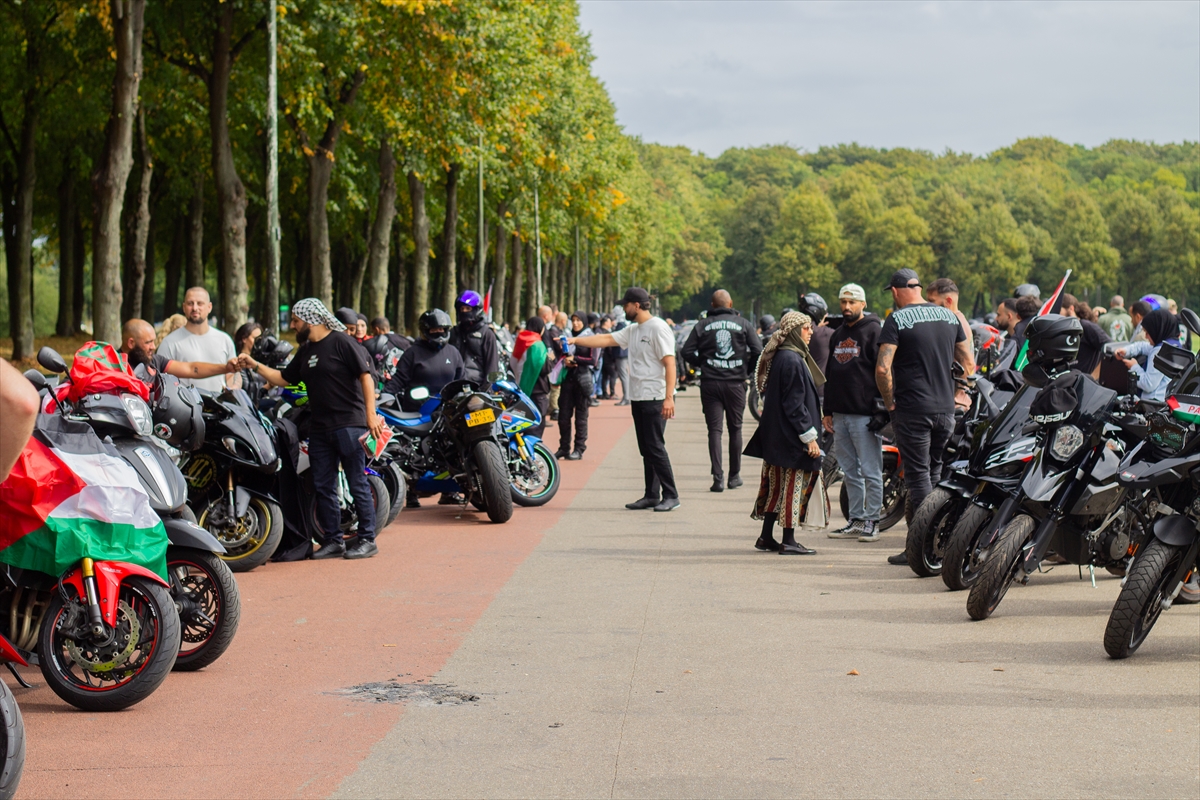 Hollanda'da motosiklet sürücülerinden Filistin'e destek gösterisi