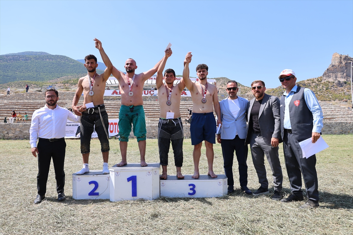 Ardanuç Kültür Sanat Festivali karakucak güreşleriyle sona erdi