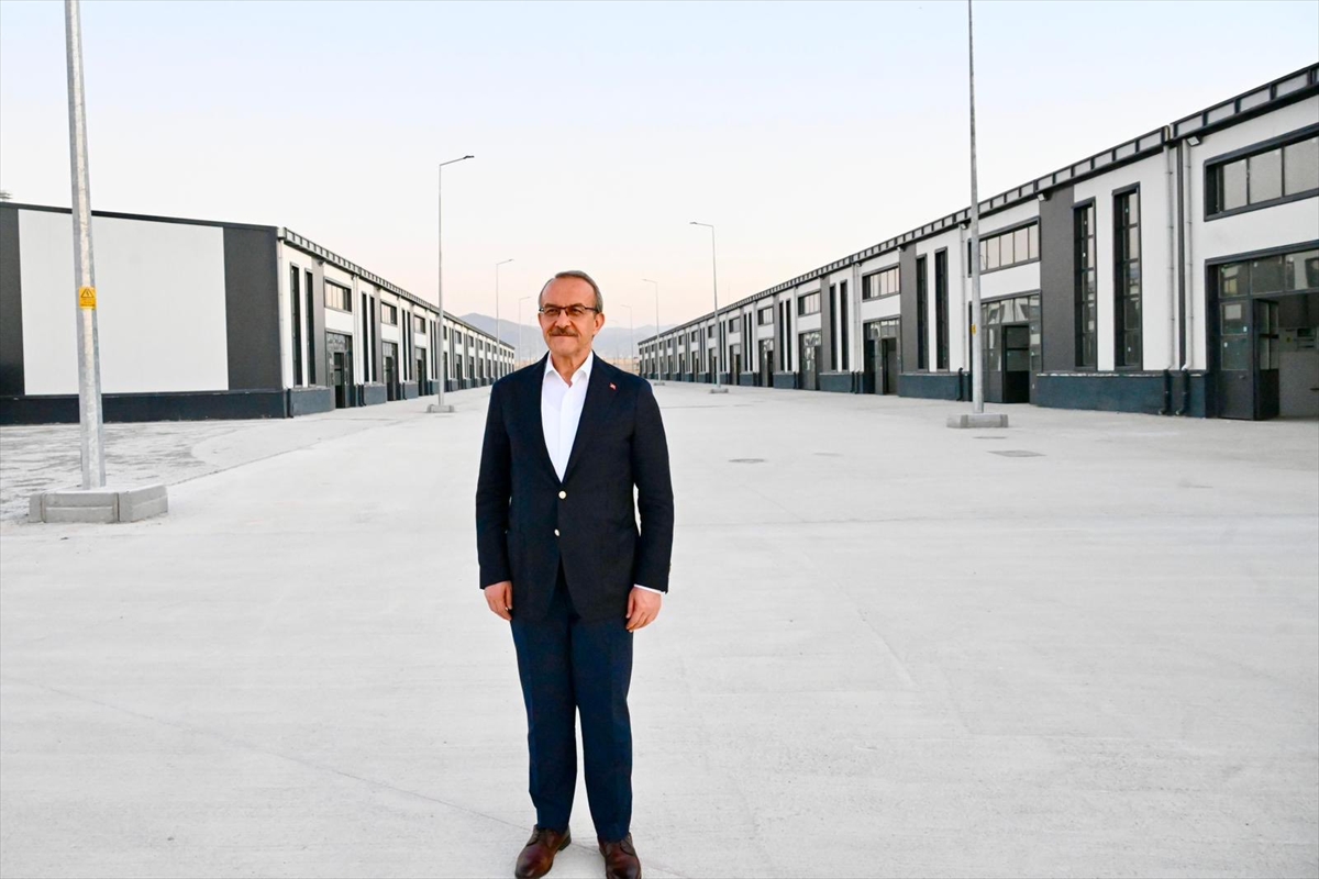 Malatya'da depremzede sanayi esnafı için yapılan 714 dükkanın inşaatı tamamlandı