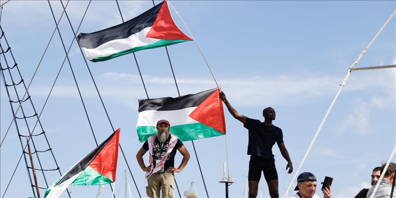 Küresel Sumud Filosu'na İtalya'dan katılacak tekneler Cenova'dan hareket etti