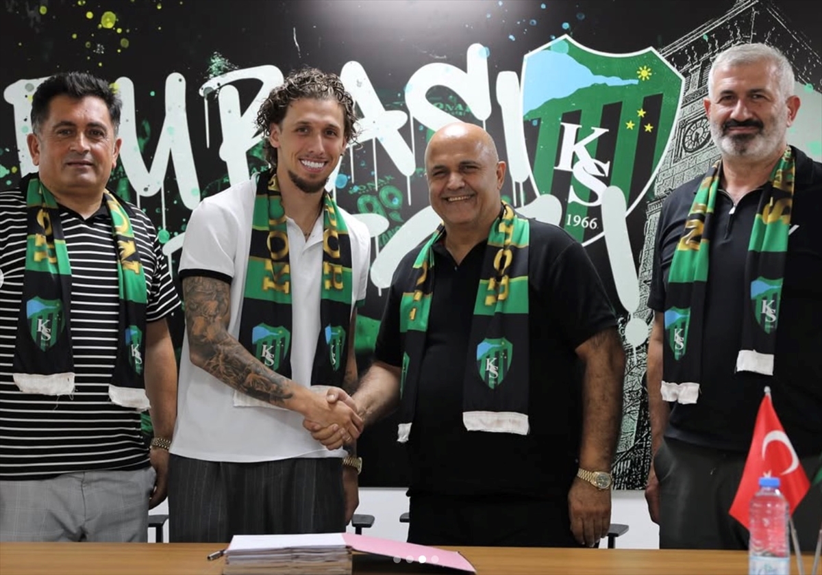 Kocaelispor, Makedon kanat oyuncusu Churlinov'u transfer etti