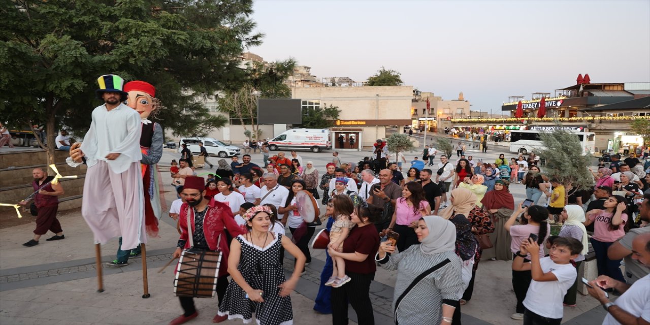 Mardin’de 7. Uluslararası Uçan Halı Çocuk Festivali başladı