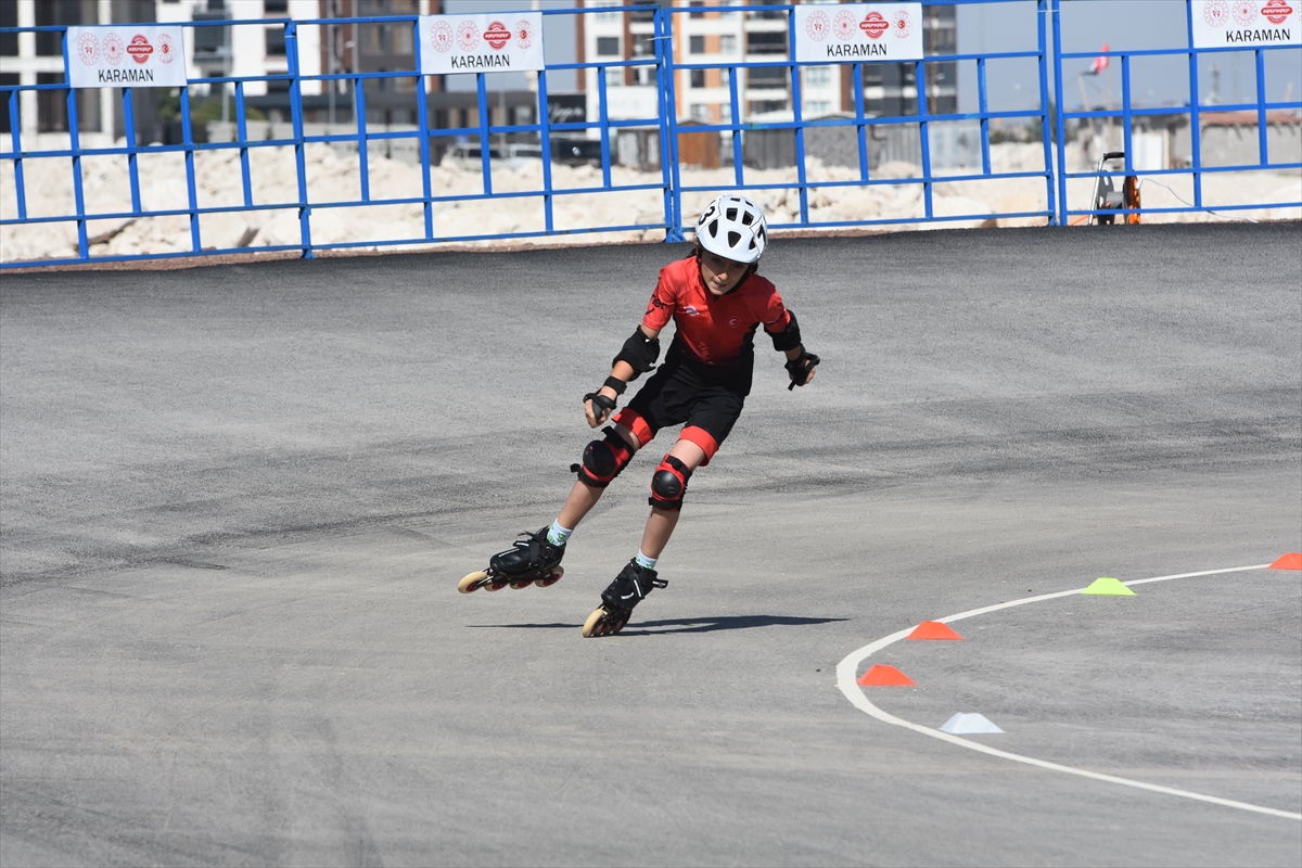 Karaman'da yapılan tekerlekli paten pistinde sporcular uluslararası yarışlara hazırlanacak