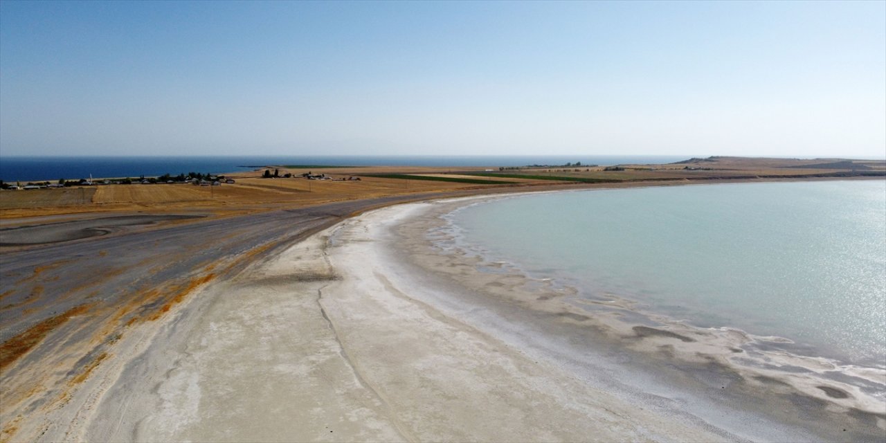 Van Gölü ve çevresindeki Aygır, Arin, Nazik ve Nemrut Krater göllerinde su seviyesi düştü