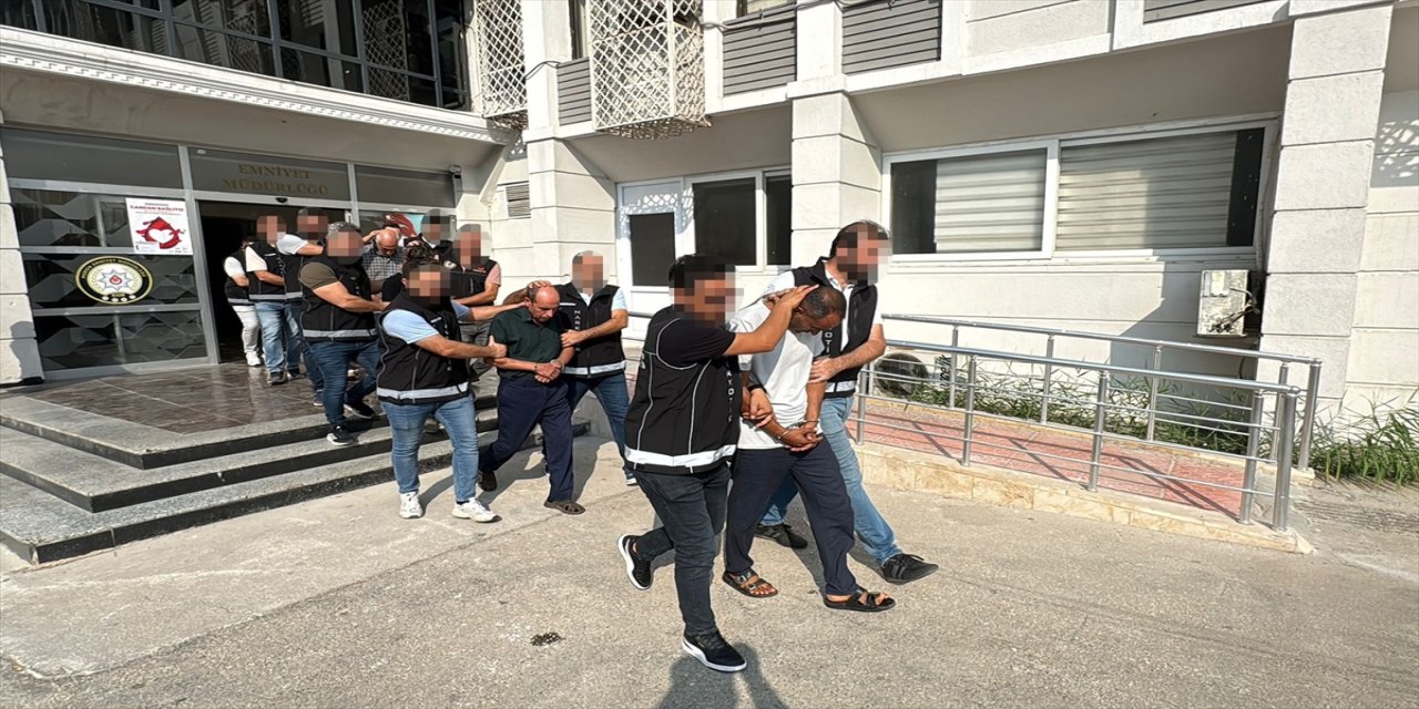 Mersin’de 3,5 milyon uyuşturucu hap ele geçirildi: 8 şüpheli gözaltına alındı, adliyeye sevk edildi